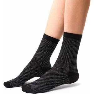 Černé dámské ponožky s tenkými pruhy Art.066 GI033,  BLACK Velikost: 35-37